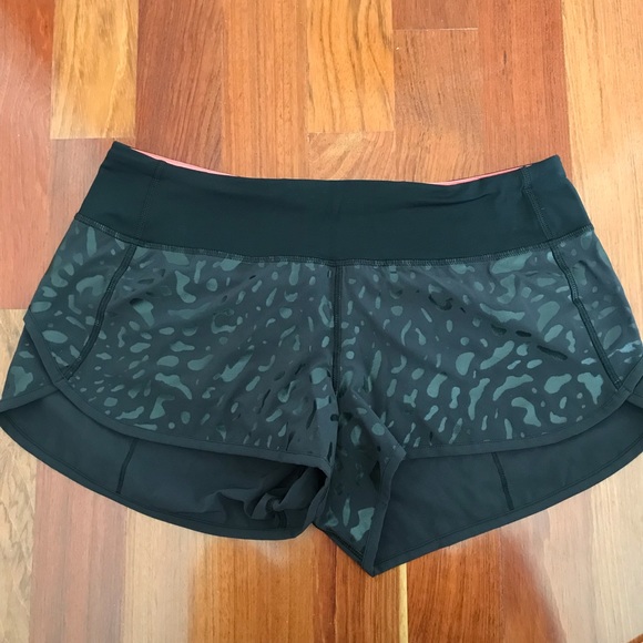 lululemon athletica Pants - Lululemon Speed Up Short- Animal Swirl